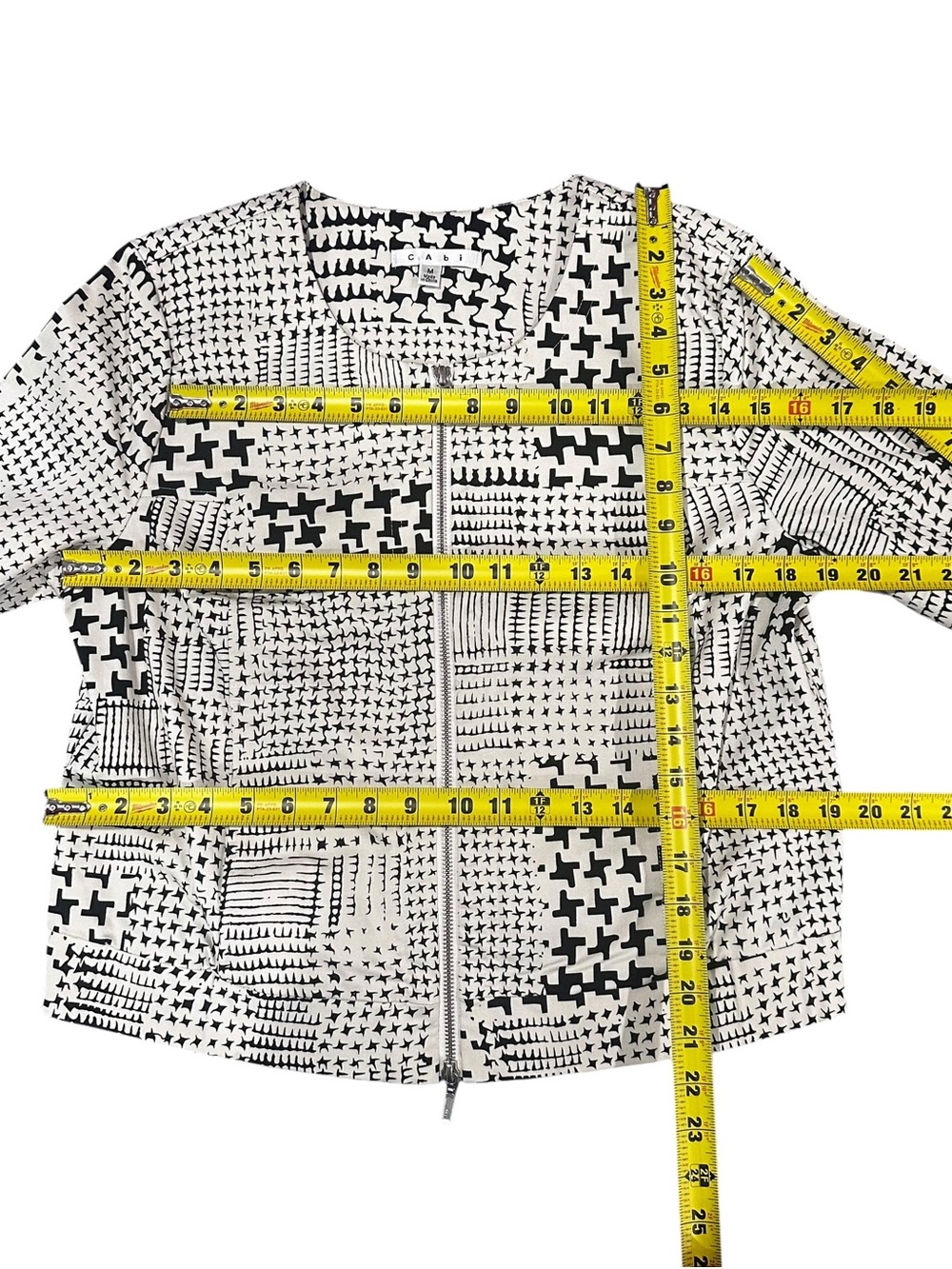 CAbi Black White Stretch Geometric Print Zip Front 3/4 Sleeve Pocket Jacket Top - Picture 13 of 13